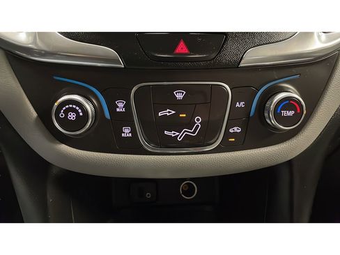 Used 2018 Chevrolet Equinox LS image 13