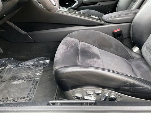 Used 2018 Porsche 718 Boxster GTS image 13