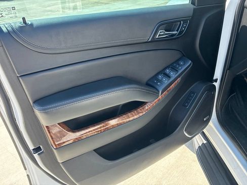 Used 2020 Chevrolet Tahoe Premier w/ RST 6.2L Performance Edition RWD image 22