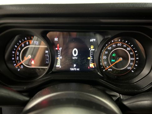 Used 2024 Jeep Gladiator Sport image 16