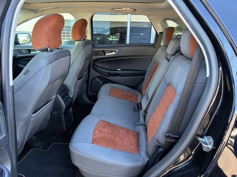 Used 2018 Ford Edge SEL w/ Equipment Group 201A AWD/4WD image 50