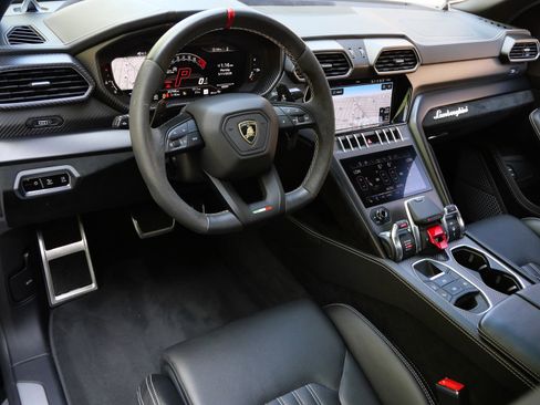 Used 2023 Lamborghini Urus Performante AWD/4WD image 20
