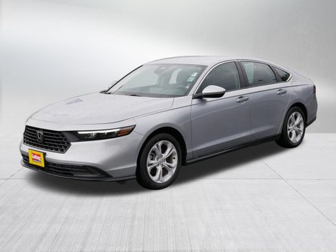 Used 2023 Honda Accord LX image 3