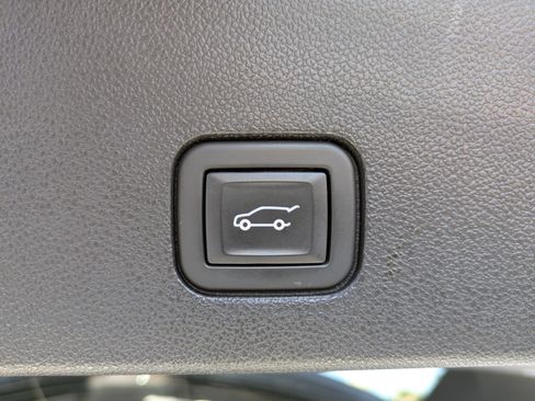 Certified 2022 Cadillac XT6 Sport w/ Platinum Package image 12