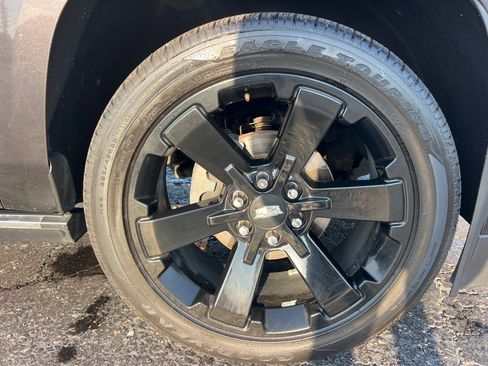 Used 2017 Cadillac Escalade Premium Luxury AWD/4WD image 46