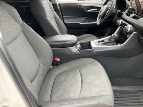 Used 2024 Toyota RAV4 XLE w/ Convenience Package FWD image 21