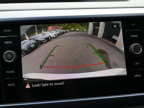 Used 2024 Volkswagen Taos SE AWD/4WD image 23