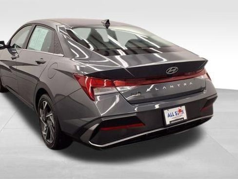 Used 2025 Hyundai Elantra SEL image 7