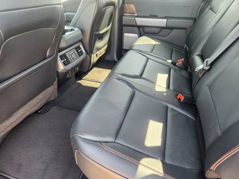 Used 2024 Ford F250 Lariat w/ Lariat Ultimate Package AWD/4WD image 31