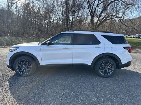 New 2026 Ford Explorer ST-Line w/ ST-Line Street Pack image 9