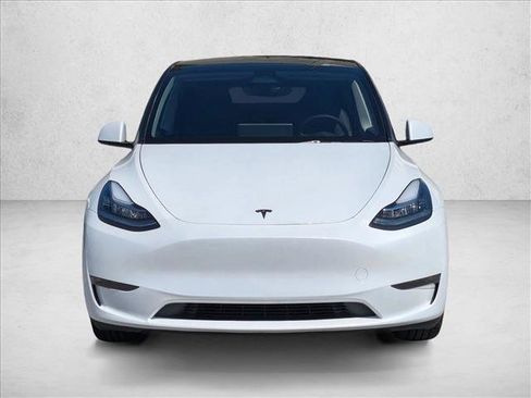 Used 2023 Tesla Model Y Long Range image 2