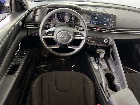 Used 2023 Hyundai Elantra SEL w/ Cargo Package image 20