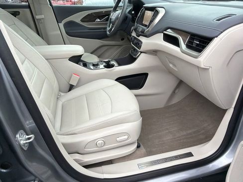 Used 2024 GMC Terrain Denali w/ Denali Premium Package image 13