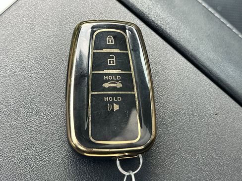 Used 2022 Toyota Highlander Platinum image 30