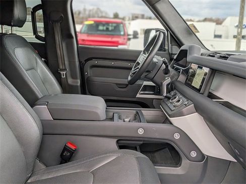 Used 2023 Land Rover Defender 110 X-Dynamic SE image 38