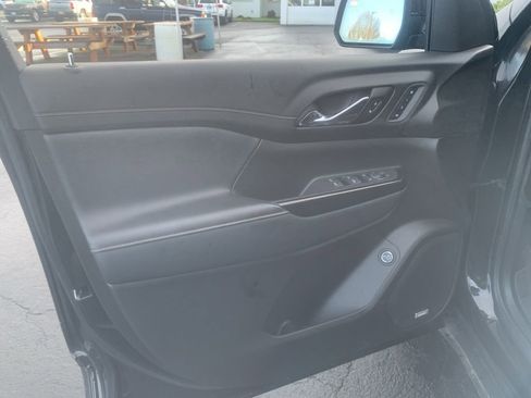 Used 2021 GMC Acadia AT4 w/ Technology Package image 10