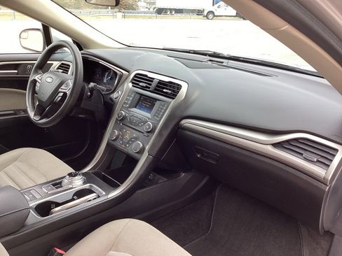 Used 2018 Ford Fusion S image 28