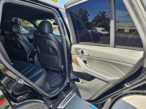 Used 2023 BMW X5 xDrive45e AWD/4WD image 33