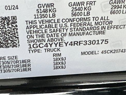 Used 2024 Chevrolet Silverado 2500 ZR2 w/ Technology Package image 33