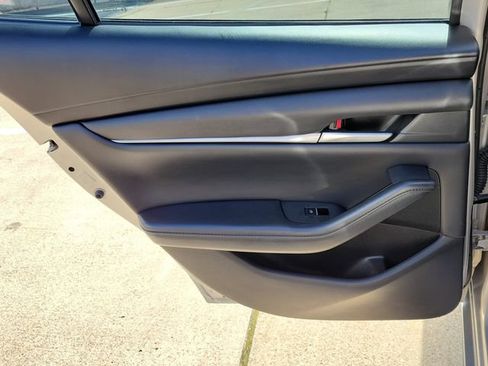 Used 2023 MAZDA MAZDA3 s FWD image 11