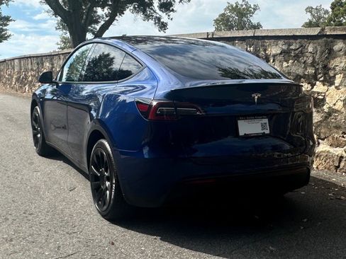 Used 2023 Tesla Model Y 2WD image 16