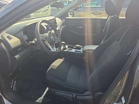 Used 2025 Nissan Sentra SV FWD image 3