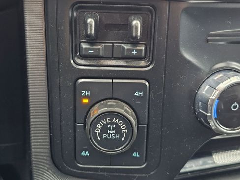 Used 2024 Ford F150 Platinum w/ FX4 Off-Road Package image 23