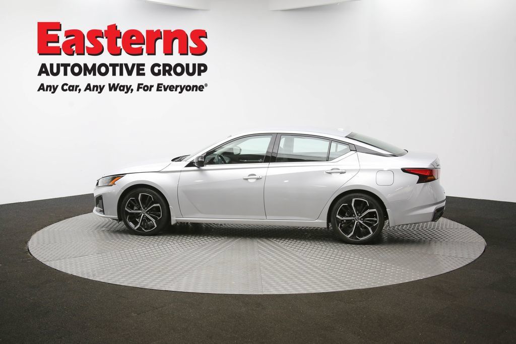 Used 2023 Nissan Altima 2.5 SR FWD image 57