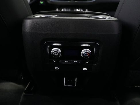 Used 2021 GMC Yukon XL SLT w/ SLT Luxury Plus Package image 43