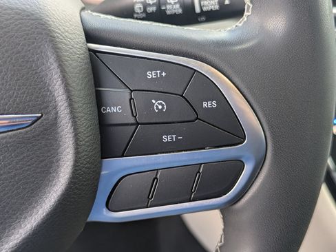 Used 2022 Chrysler Voyager LX FWD image 22