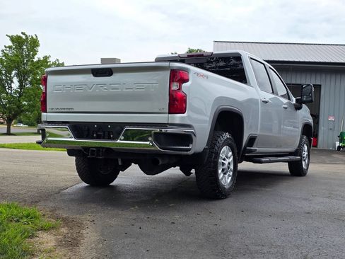Used 2023 Chevrolet Silverado 2500 LT w/ Convenience Package AWD/4WD image 4