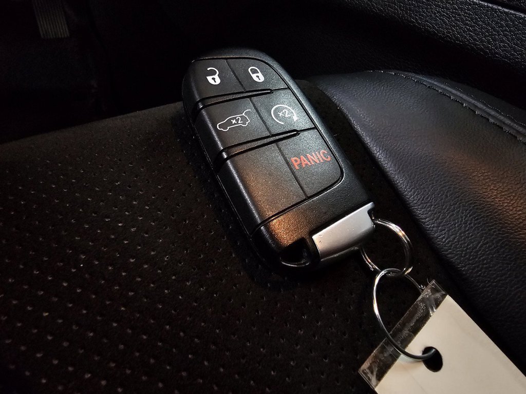 Used 2019 Jeep Grand Cherokee Altitude AWD/4WD image 36