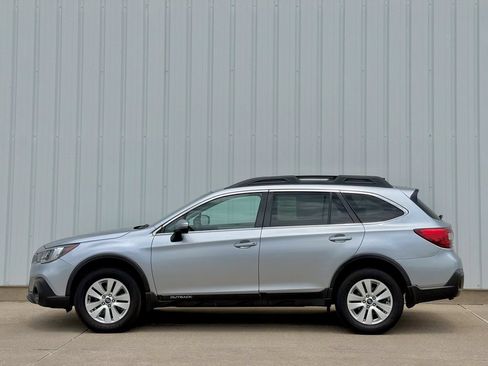 Used 2018 Subaru Outback 2.5i Premium AWD/4WD image 3