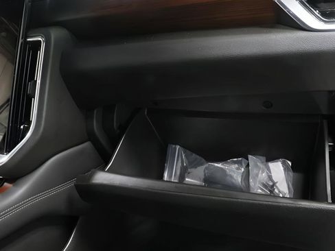 Used 2025 GMC Yukon XL Denali image 34