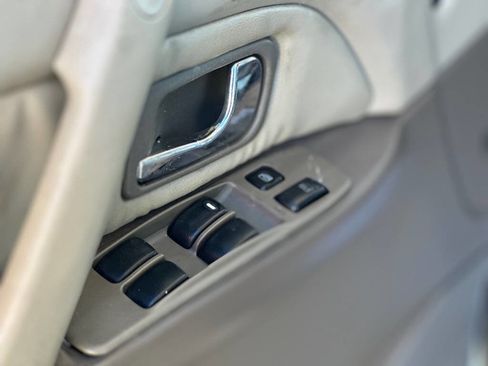 Used 2000 Mitsubishi Montero image 14