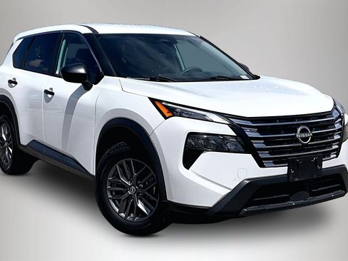 Used 2024 Nissan Rogue S FWD image 1