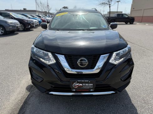 Used 2020 Nissan Rogue SV image 4