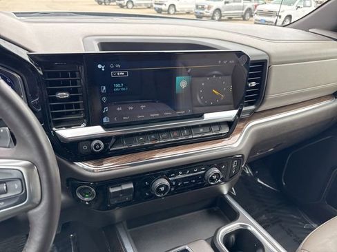 Used 2023 Chevrolet Silverado 1500 LT w/ Leather Package AWD/4WD image 11