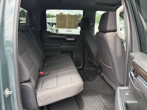 Certified 2025 Chevrolet Silverado 1500 LT AWD/4WD image 12