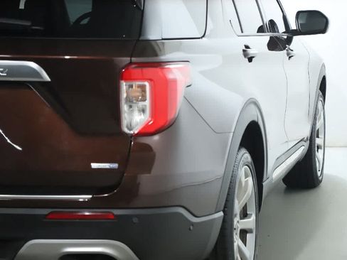 Used 2020 Ford Explorer Platinum w/ Premium Technology Package AWD/4WD image 48