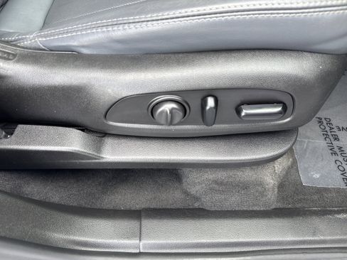 Used 2020 Buick Enclave Essence w/ Sound and Sites Package image 18