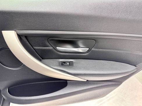 Used 2015 BMW 320i xDrive Sedan AWD/4WD image 18