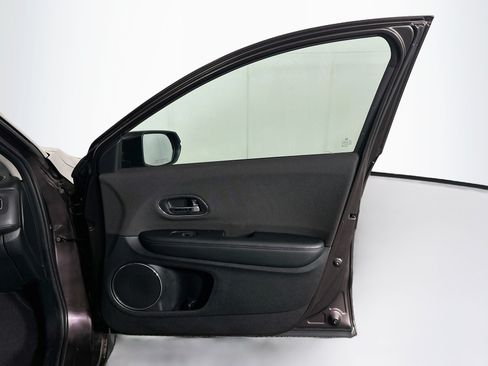 Used 2019 Honda HR-V EX image 29