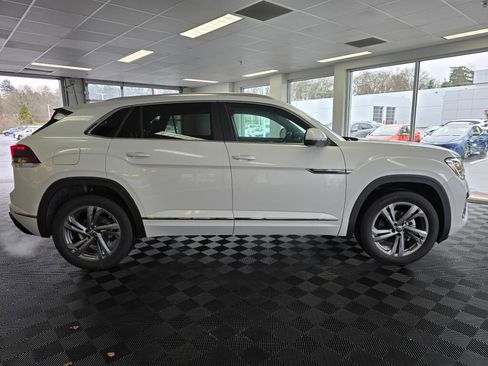 New 2024 Volkswagen Atlas Cross Sport SEL R-Line image 3