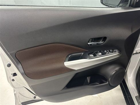 Used 2020 Nissan Kicks SR w/ Exterior Package FWD image 17