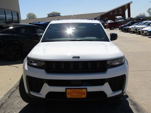 New 2026 Jeep Grand Cherokee L 4WD image 13