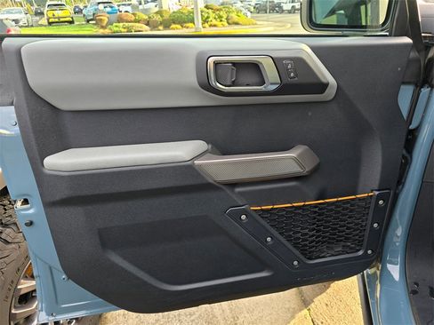 Used 2023 Ford Bronco Badlands image 7