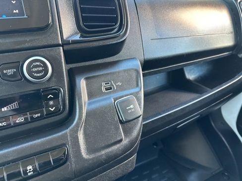 Used 2025 RAM ProMaster 2500 w/ Convenience Group FWD image 30