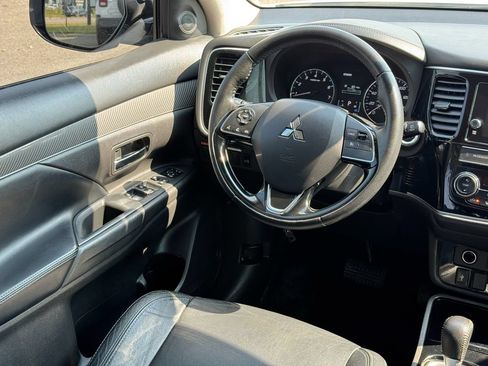 Used 2019 Mitsubishi Outlander SEL AWD/4WD image 12