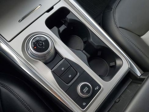 Certified 2022 Ford Explorer XLT w/ Equipment Group 202A image 22